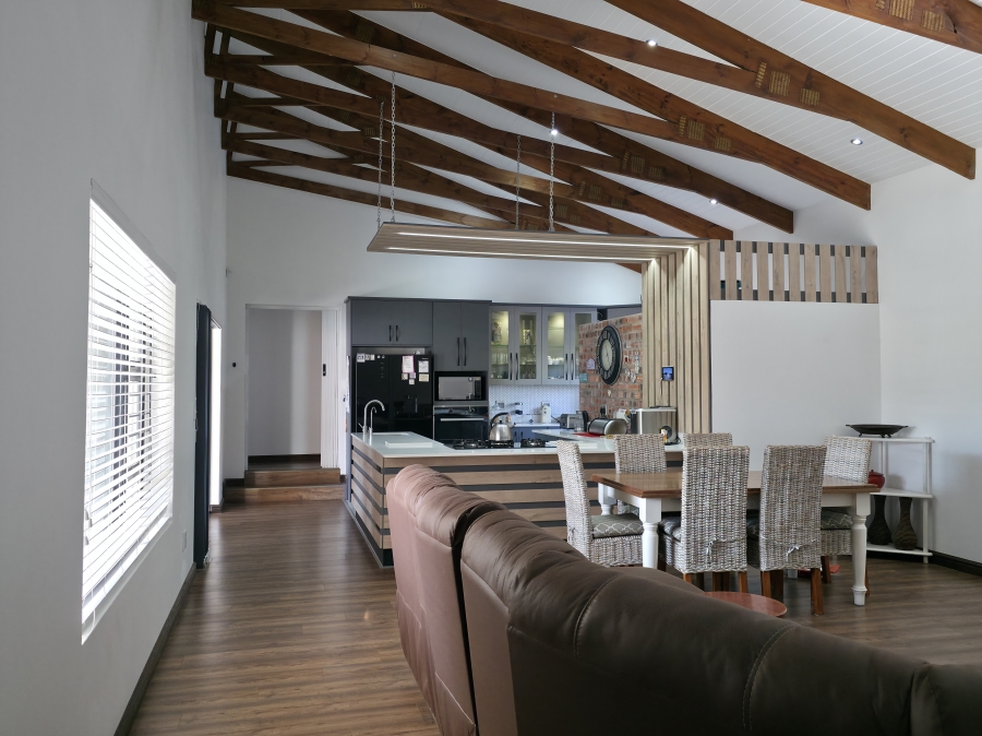 4 Bedroom Property for Sale in Noorsekloof Eastern Cape